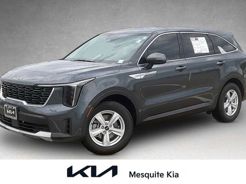 Certified 2024 Kia Sorento LX FWD image 1