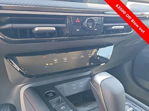 New 2025 Nissan Kicks SR FWD image 26