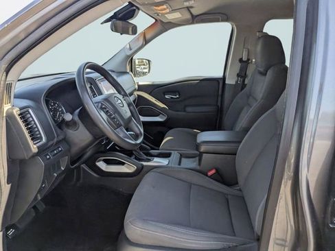 Used 2022 Nissan Frontier SV w/ Technology Package image 19