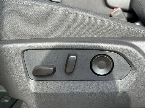 New 2026 GMC Sierra 1500 SLE image 18