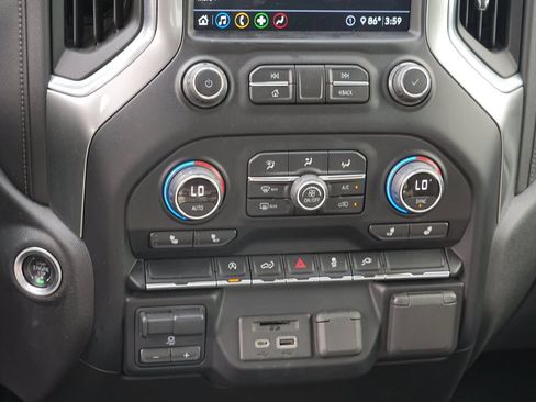Certified 2020 Chevrolet Silverado 1500 LT AWD/4WD image 23