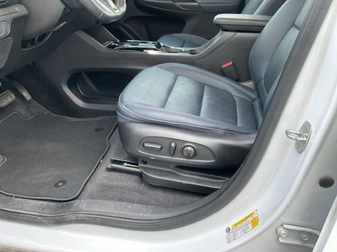 Used 2022 Chevrolet Bolt EUV LT w/ Convenience Package image 20