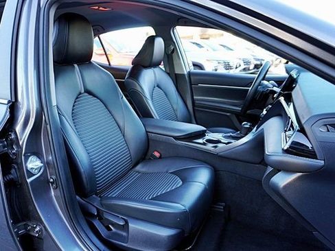 Used 2023 Toyota Camry SE image 12