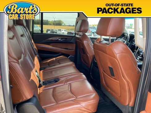 Used 2017 Cadillac Escalade ESV Luxury image 11