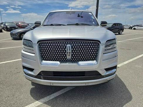 Used 2018 Lincoln Navigator Select w/ Technology Package image 3