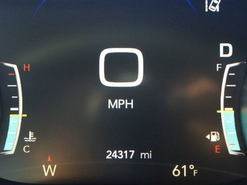 Used 2022 Chrysler Pacifica Limited image 4