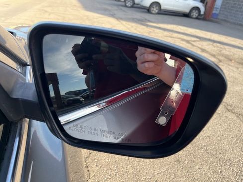 Used 2018 Nissan Rogue S image 50