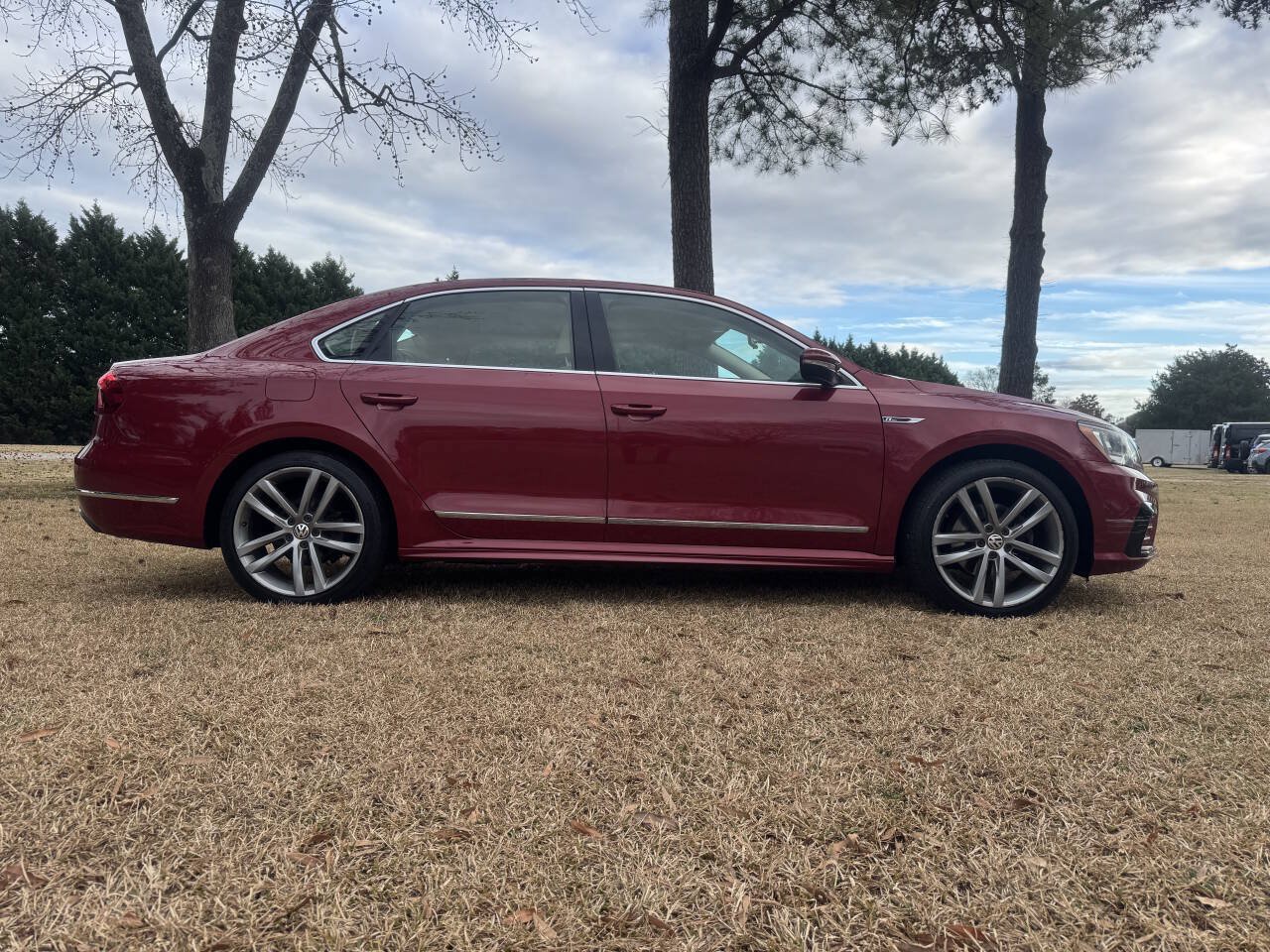 Used 2017 Volkswagen Passat 1.8T R-Line FWD image 7
