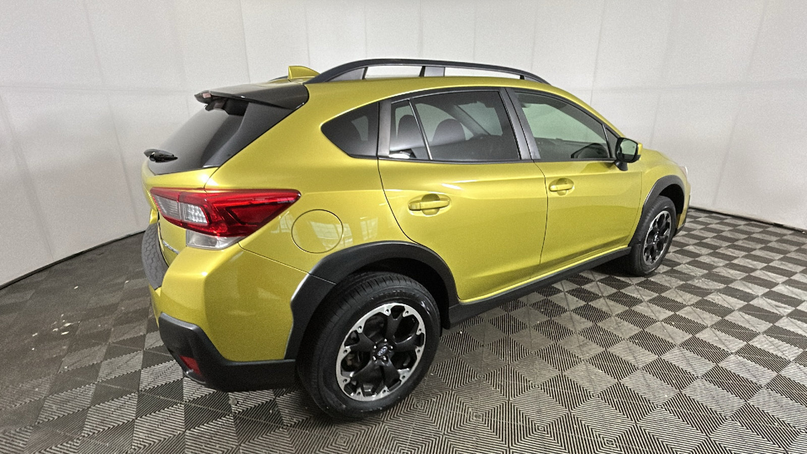 Used 2021 Subaru Crosstrek 2.0i Premium AWD/4WD image 3