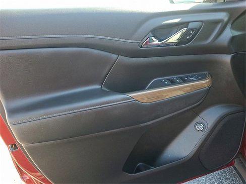 Used 2021 GMC Acadia SLE w/ Driver Convenience Package image 13