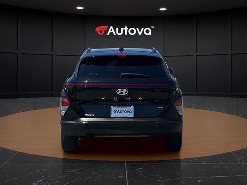 Used 2024 Hyundai Kona SEL AWD/4WD image 4