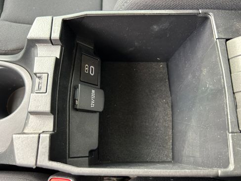 Used 2024 Toyota Corolla LE image 23