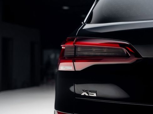 Used 2023 BMW X5 M50i w/ Executive Package image 26