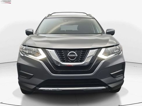 Used 2020 Nissan Rogue SV image 3