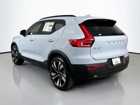 New 2026 Volvo XC40 B5 Ultra w/ Protection Package Premier image 7