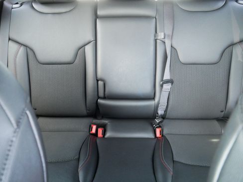 Used 2025 Jeep Compass Trailhawk AWD/4WD image 13