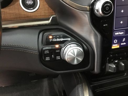Used 2022 RAM 1500 Limited w/ Body-Colour Bumper Group AWD/4WD image 23
