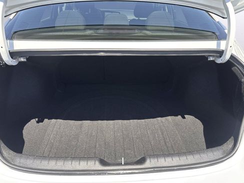 Used 2025 Hyundai Elantra SEL FWD image 34