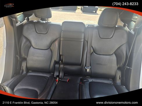 Used 2015 Jeep Cherokee Latitude w/ Cold Weather Group AWD/4WD image 15
