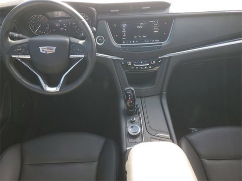 Used 2024 Cadillac XT6 Luxury w/ LPO, Floor Liner Package image 29