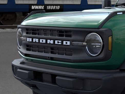 New 2025 Ford Bronco 4-Door image 19