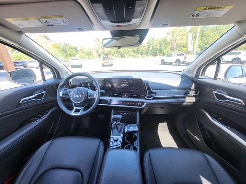 Used 2025 Kia Sportage EX FWD image 13