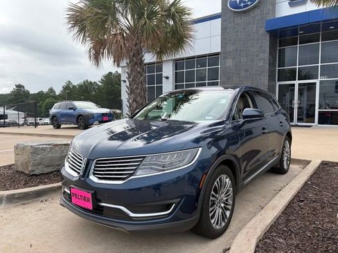 Used 2017 Lincoln MKX Reserve w/ Luxury Package FWD image 3