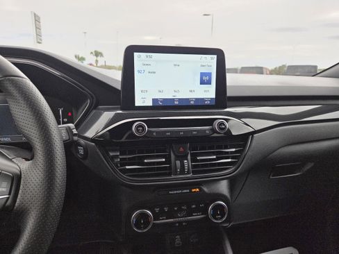 Used 2025 Ford Escape ST-Line image 29