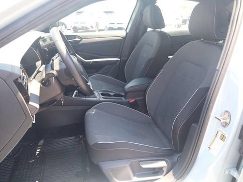 Used 2025 Volkswagen Jetta Sport FWD image 15