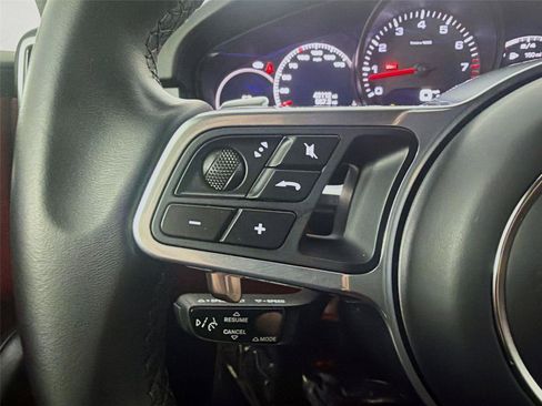 Certified 2022 Porsche Cayenne Platinum Edition image 13