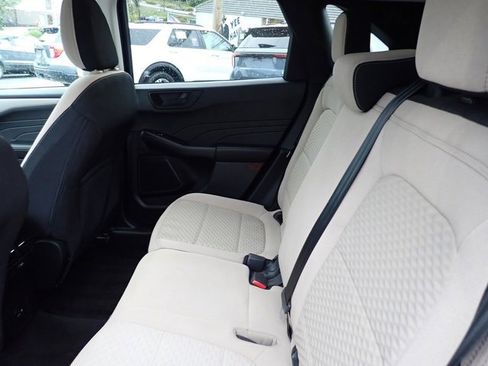 Certified 2022 Ford Escape SE w/ Cold Weather Package image 17