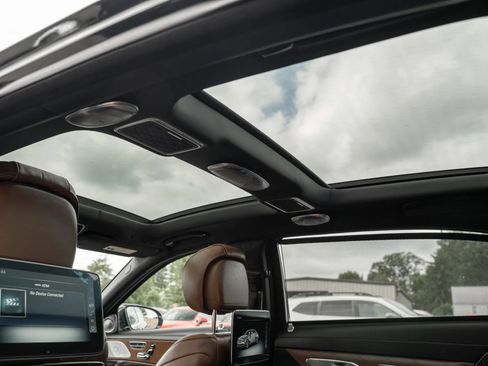 Used 2019 Mercedes-Benz Maybach S 560 4MATIC image 31