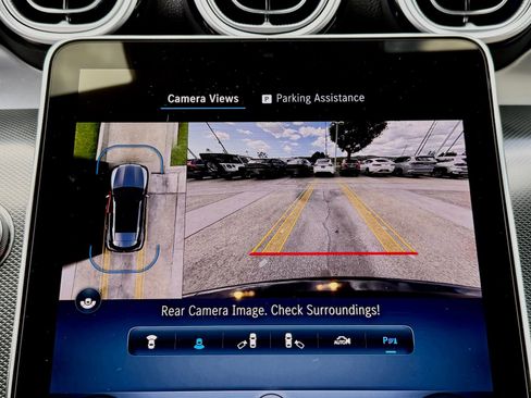 Used 2025 Mercedes-Benz GLC 300 image 37