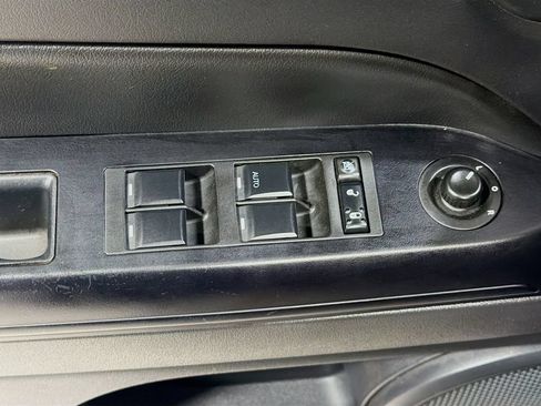 Used 2017 Jeep Patriot High Altitude FWD image 17
