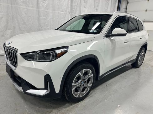 Used 2025 BMW X1 xDrive28i image 3