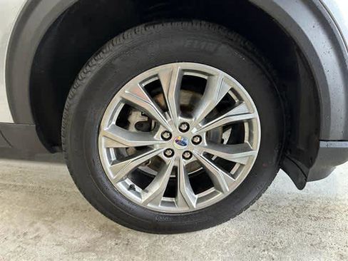 Used 2023 Ford Explorer XLT w/ Equipment Group 202A image 36