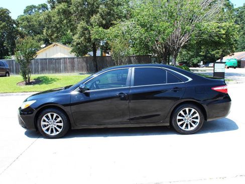Used 2015 Toyota Camry XLE FWD image 3