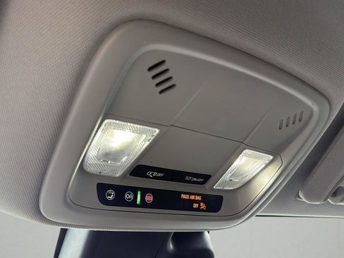 Used 2025 Chevrolet Malibu LT image 23