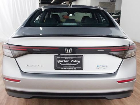 Used 2024 Honda Accord Sport image 4