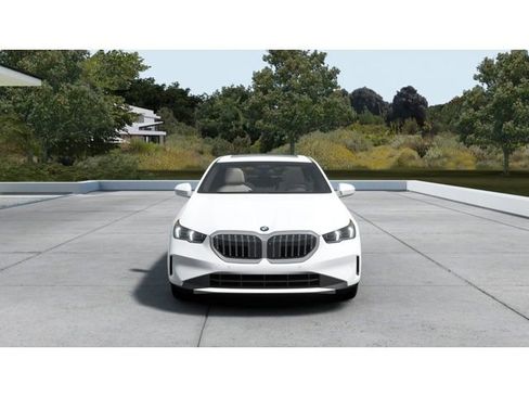 New 2026 BMW 530i 530i w/ Premium Package image 3