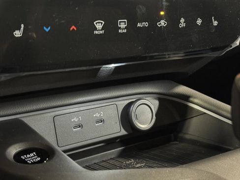 New 2026 Nissan Sentra SV w/ SV Convenience Package image 12