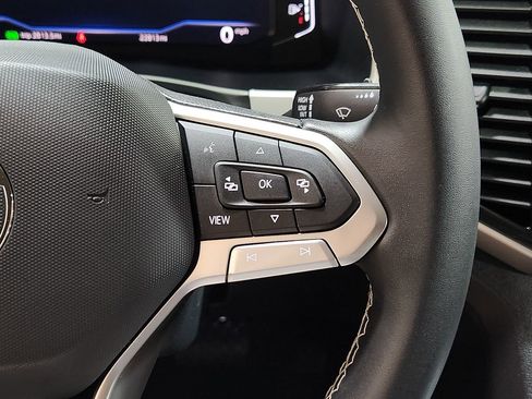 Used 2023 Volkswagen Atlas SE image 50