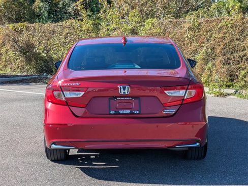 Used 2021 Honda Accord Touring image 4