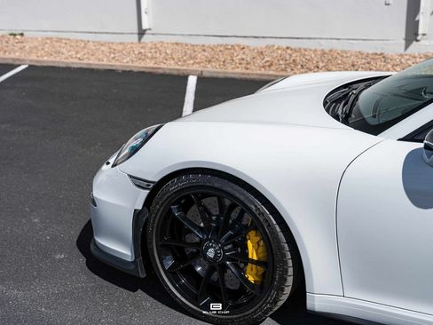 Used 2016 Porsche 911 R RWD image 3