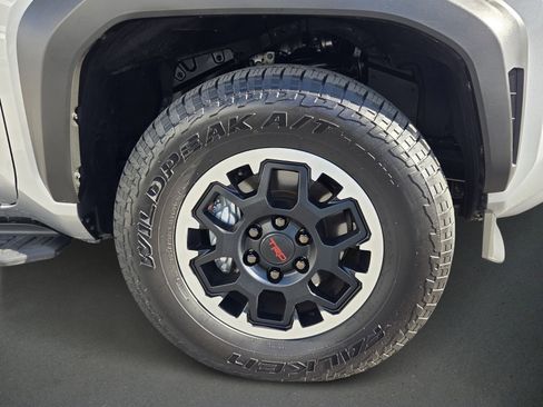 Used 2025 Toyota 4Runner TRD Off-Road Premium image 9