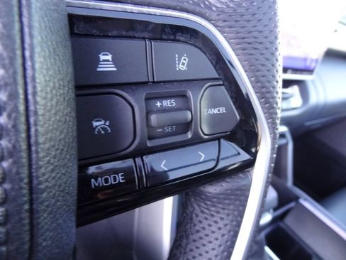 Used 2024 Toyota Sequoia Platinum AWD/4WD image 31