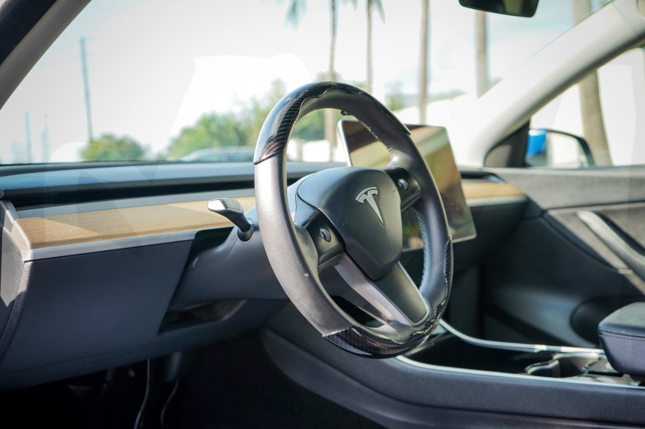 Used 2021 Tesla Model Y Long Range AWD/4WD image 9