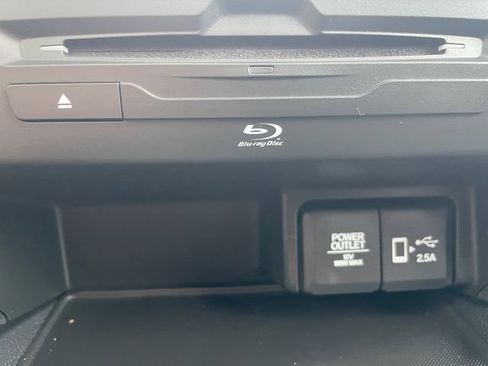 Used 2019 Honda Pilot Touring image 19