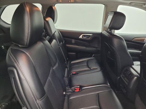 Used 2017 Nissan Pathfinder Platinum w/ Family Entertainment Package AWD/4WD image 19