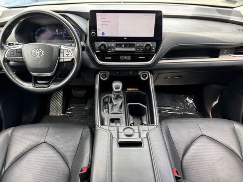 Used 2024 Toyota Grand Highlander AWD image 20